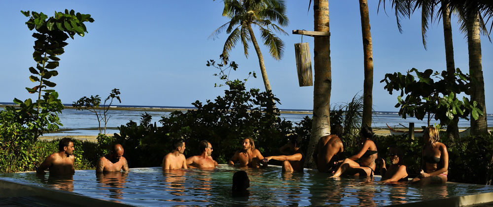 Bravo Beach Resort General Luna  Eksteriør billede